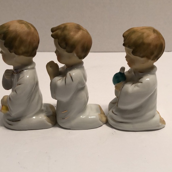 VTG. Sanmyro Praying Priest and Altar Boys Porcelain figurine set of three - Picture 6 of 11
